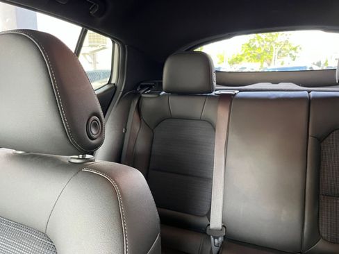 Used 2025 Buick Envista Preferred image 39