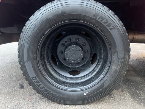 Used 2015 Ford F550 4x4 Regular Cab Super Duty image 27