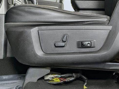 Used 2013 RAM 1500 Sport w/ Sport Premium Group image 30