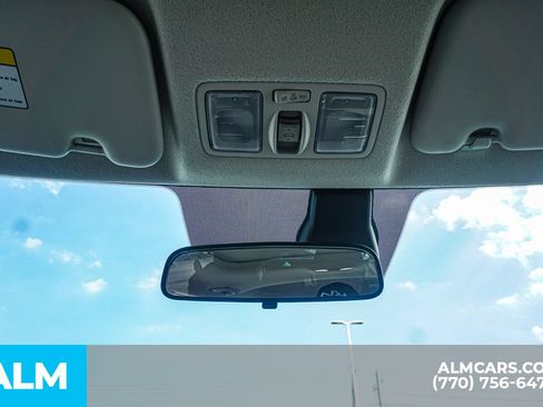 Used 2024 Hyundai Venue SEL FWD image 57