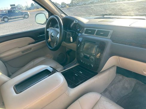 Used 2009 GMC Yukon Denali image 10