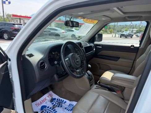 Used 2016 Jeep Patriot High Altitude AWD/4WD image 21
