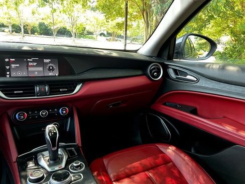 Used 2021 Alfa Romeo Stelvio Sprint w/ Nero Edizione image 32