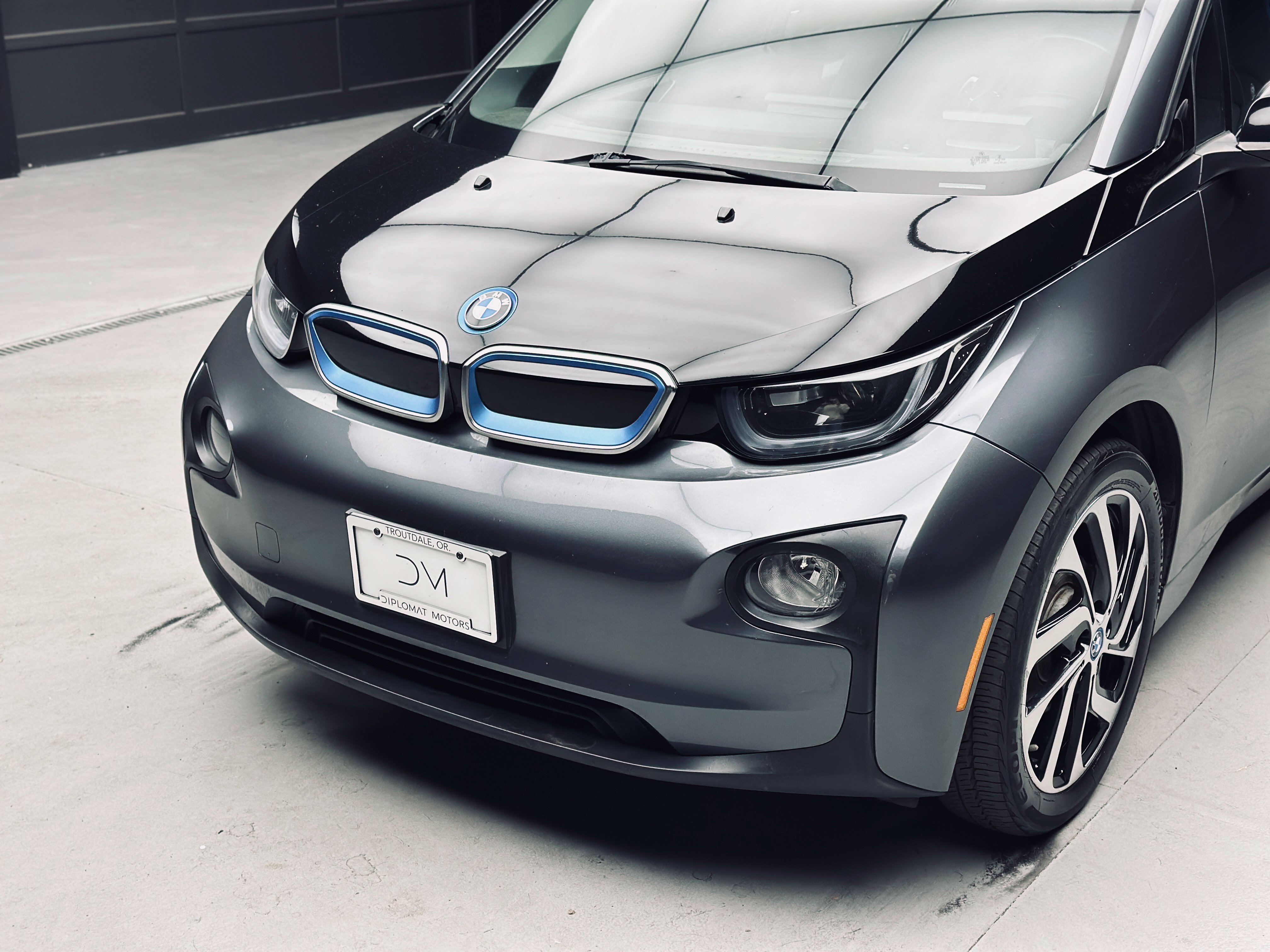 Used 2017 BMW i3 w/ Range Extender RWD image 14