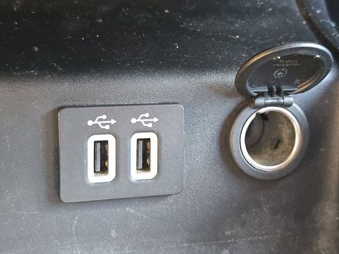 Used 2019 Ford Fusion SE image 32