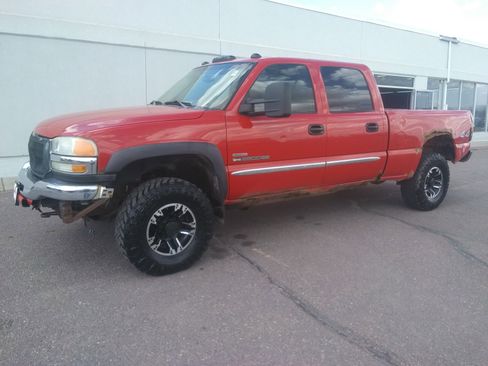 Used 2005 GMC Sierra 2500 SLE w/ Heavy-Duty Power Package image 2