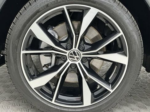 Used 2024 Volkswagen Tiguan SEL R-Line AWD/4WD image 10