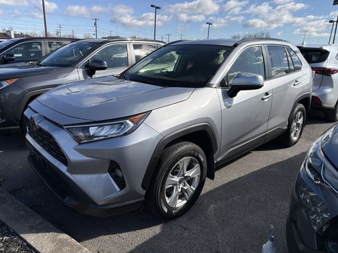 Used 2021 Toyota RAV4 XLE image 4