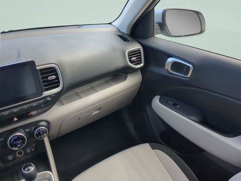 New 2026 Hyundai Venue SEL FWD image 17