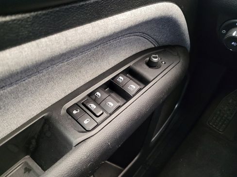 Used 2024 Jeep Compass Latitude image 27