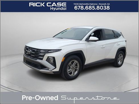 Used 2025 Hyundai Tucson SE image 1
