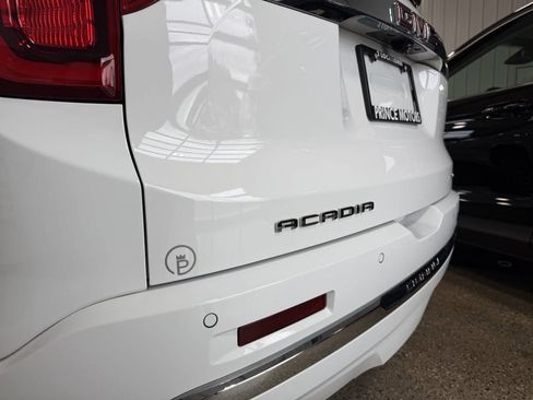 Used 2023 GMC Acadia Denali AWD/4WD image 12