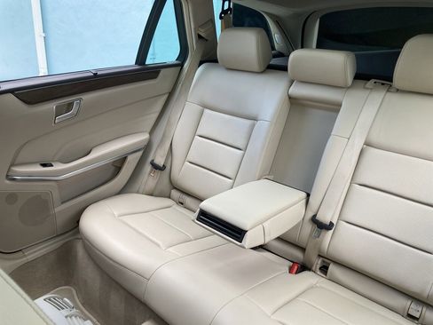 Used 2014 Mercedes-Benz E 350 4MATIC Wagon image 18