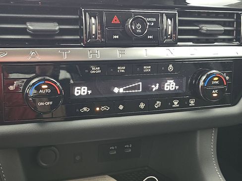 New 2026 Nissan Pathfinder SL image 25