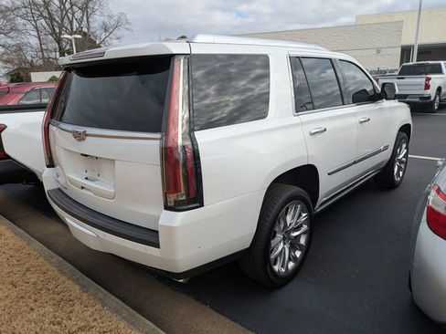 Used 2020 Cadillac Escalade Premium Luxury image 3