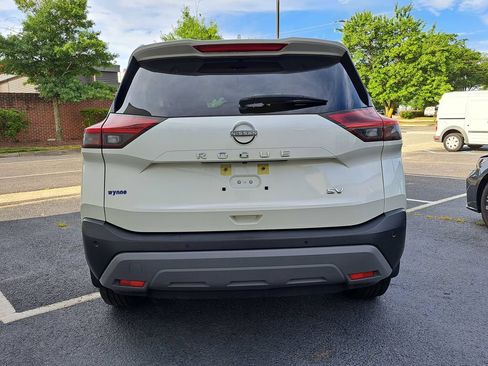 Used 2023 Nissan Rogue SV FWD image 5