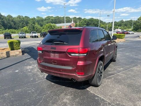 Used 2022 Jeep Grand Cherokee Laredo X AWD/4WD image 4
