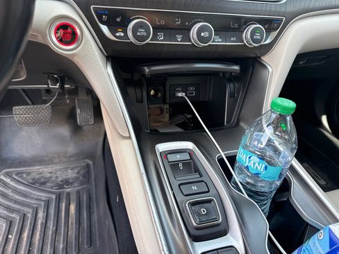 Used 2021 Honda Accord Touring image 21