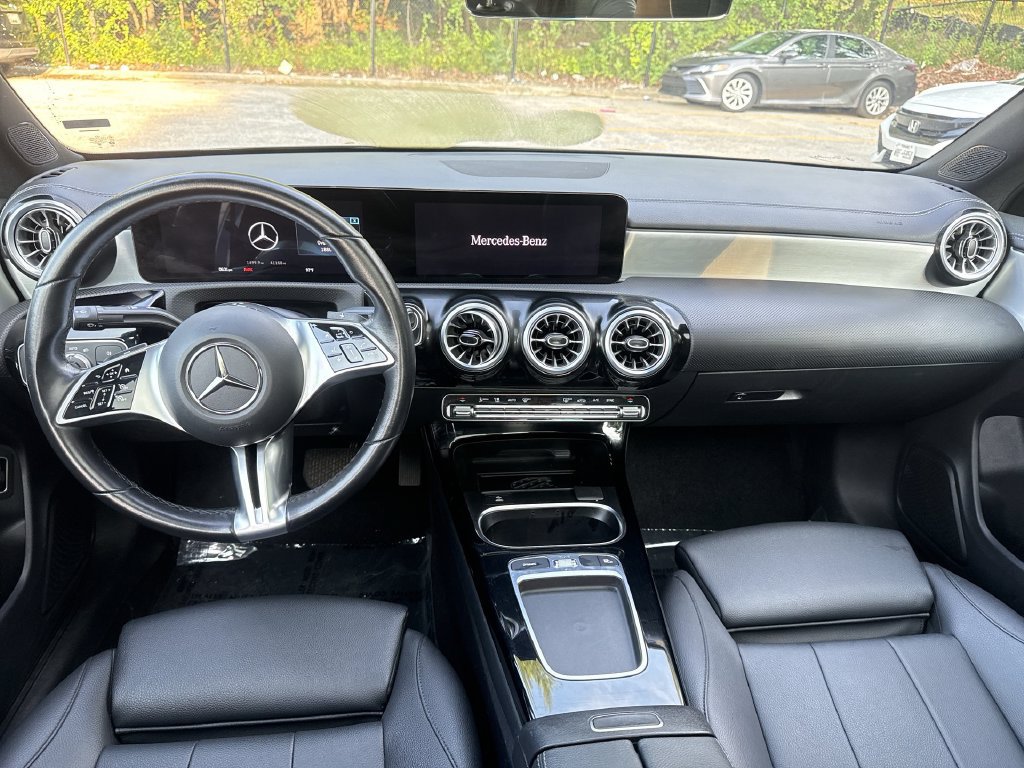 Used 2025 Mercedes-Benz CLA 250 image 23
