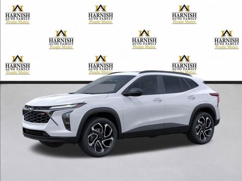 New 2026 Chevrolet Trax RS FWD image 2
