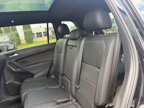 Used 2020 Volkswagen Tiguan SE R-Line AWD/4WD image 9