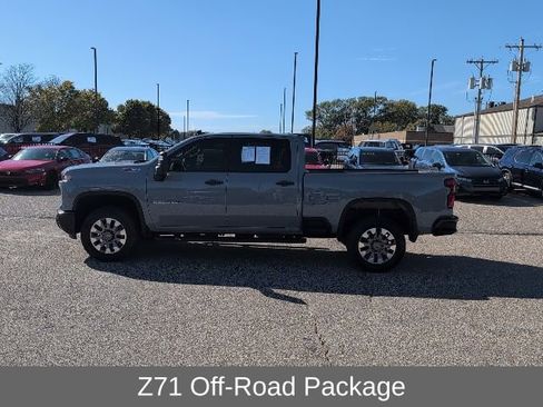 Used 2025 Chevrolet Silverado 2500 Custom w/ Custom Value Package image 3