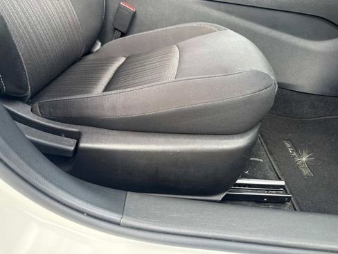 Used 2025 Nissan Altima 2.5 SV FWD image 17