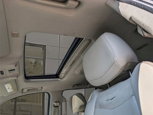 Used 2015 Cadillac Escalade Luxury image 15