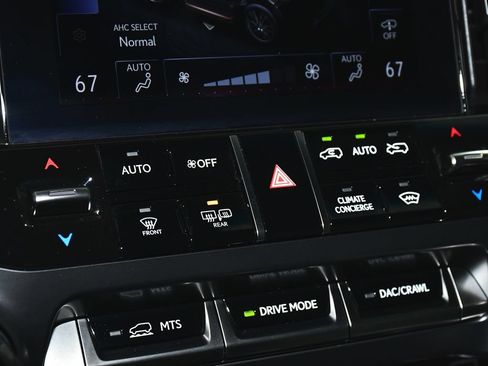Used 2023 Lexus LX 600 F Sport w/ Accessory Package (Z1) AWD/4WD image 34