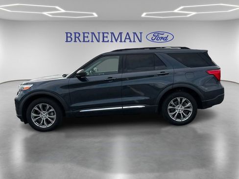 Used 2022 Ford Explorer XLT w/ Equipment Group 202A image 8