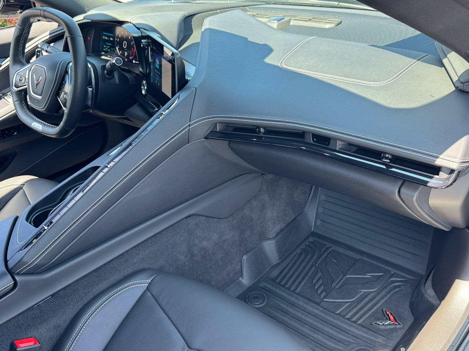 Used 2025 Chevrolet Corvette Z06 w/ Stealth Interior Trim Package RWD image 7