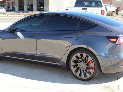 Used 2021 Tesla Model 3 Performance image 34
