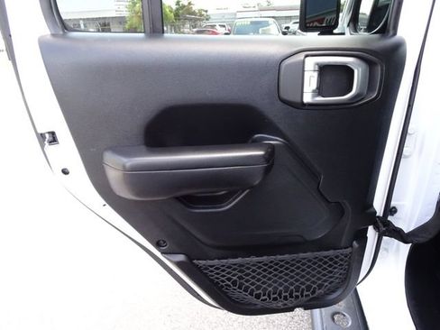 Used 2018 Jeep Wrangler Unlimited Sport S AWD/4WD image 14
