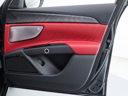 Used 2026 Maserati Grecale Modena image 11