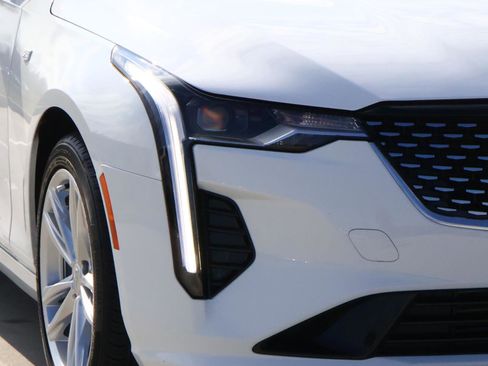 Used 2023 Cadillac CT4 Luxury image 9