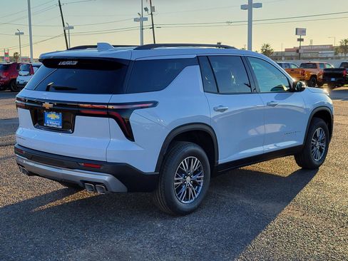 New 2026 Chevrolet Traverse LT image 5