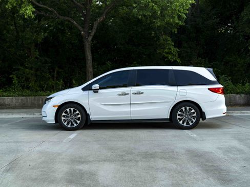 Used 2023 Honda Odyssey EX-L image 6