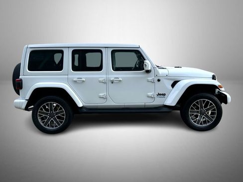 Used 2022 Jeep Wrangler Unlimited Sahara image 4