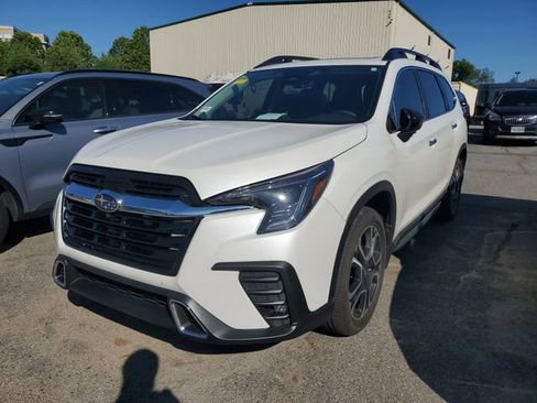Certified 2025 Subaru Ascent Touring w/ Popular Package #1 AWD/4WD image 3