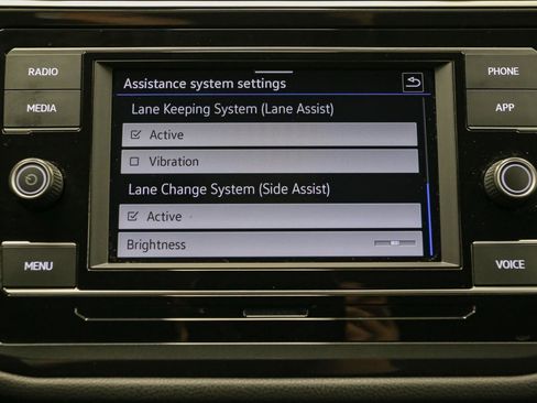 Certified 2024 Volkswagen Tiguan S image 31