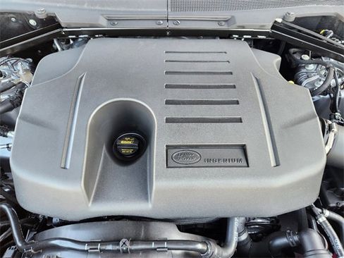 New 2024 Land Rover Defender 110 S image 30