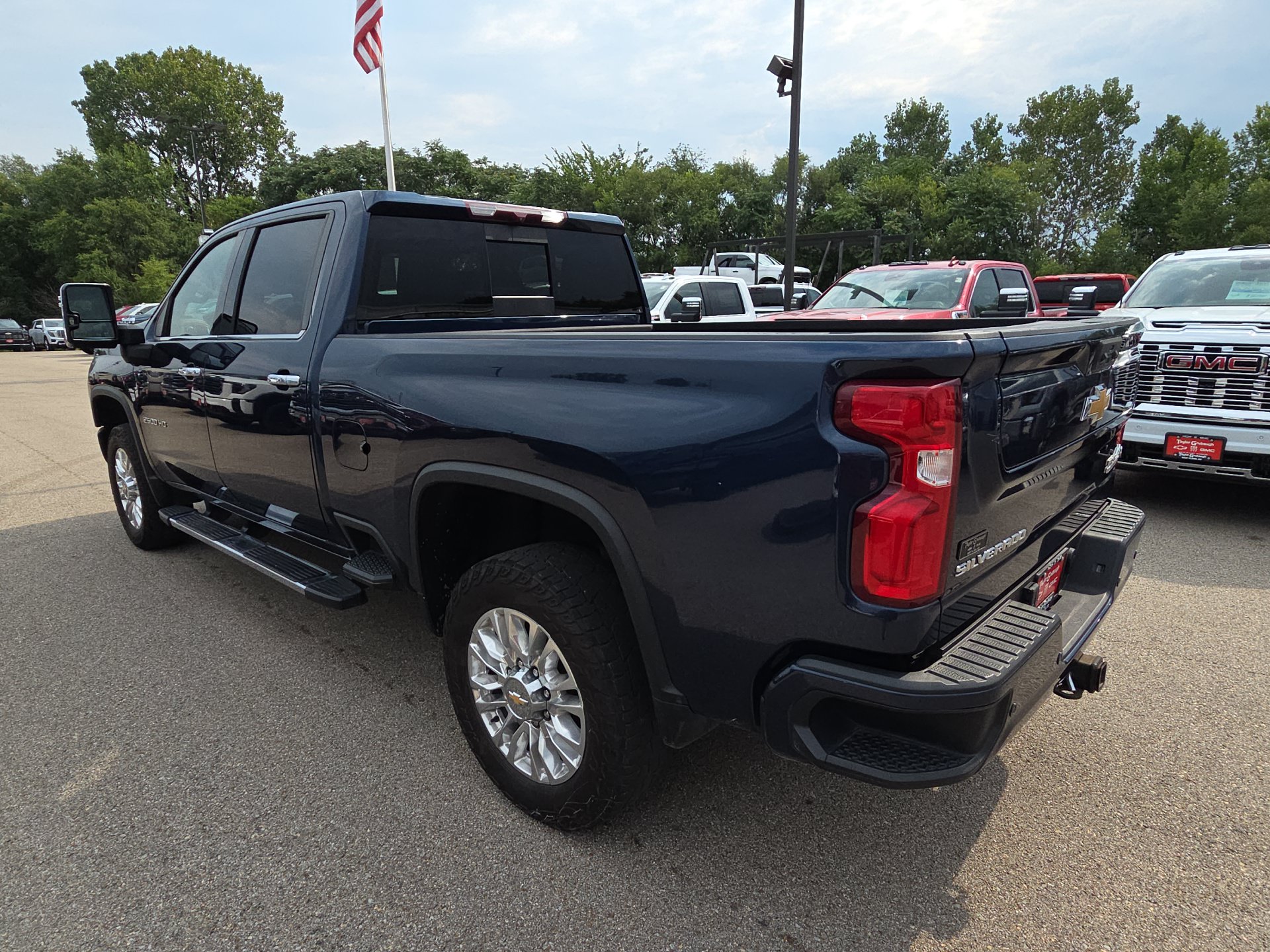 Used 2022 Chevrolet Silverado 2500 High Country AWD/4WD image 6