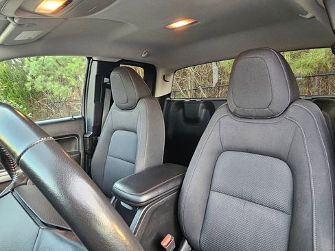 Used 2022 Chevrolet Colorado LT w/ Fleet Safety Package image 20