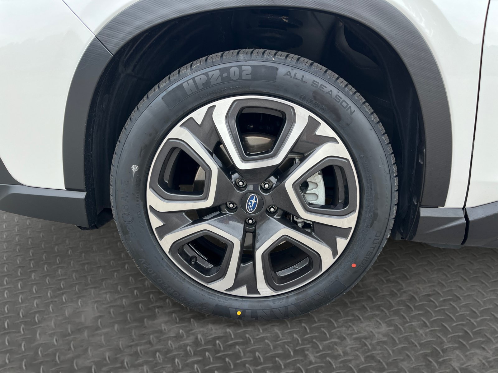 Certified 2023 Subaru Ascent Touring AWD/4WD image 17