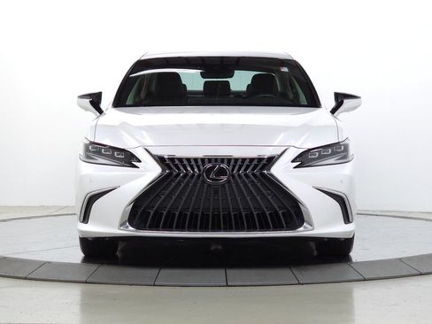 Used 2024 Lexus ES 350 Ultra Luxury FWD image 2