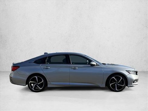 Used 2019 Honda Accord Sport image 4