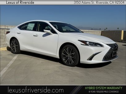 New 2025 Lexus ES 300h w/ Premium Package