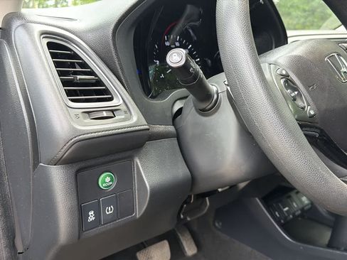 Used 2018 Honda HR-V EX image 9