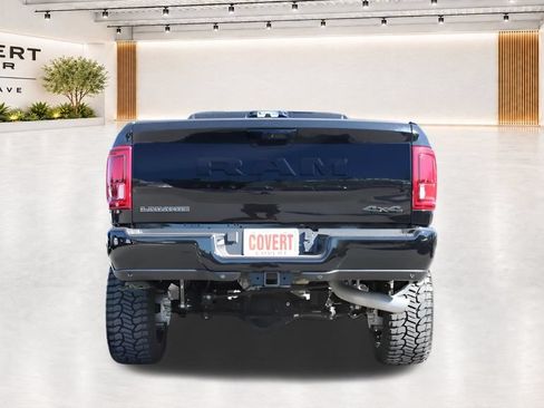 New 2025 RAM 2500 Laramie AWD/4WD image 15