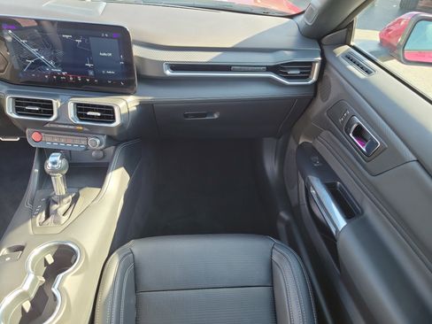 Used 2025 Ford Mustang Premium image 22